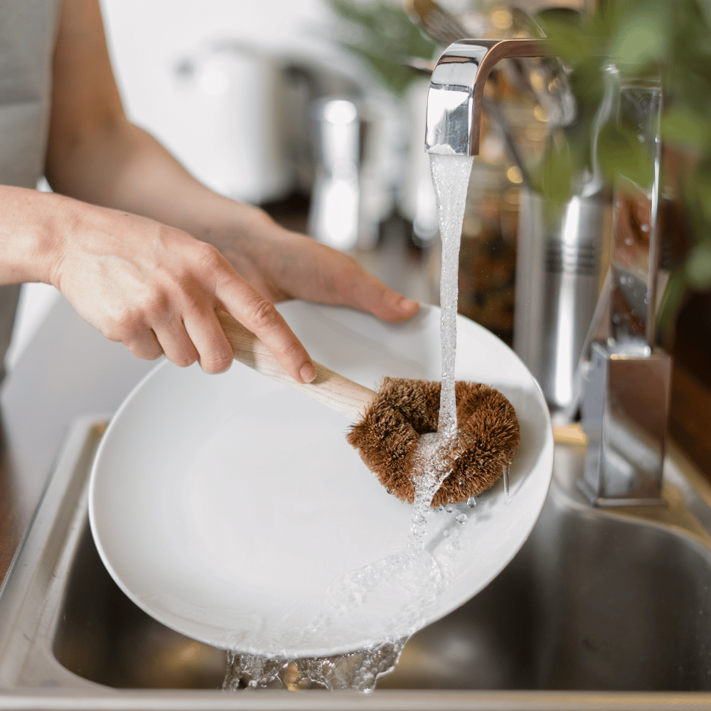 Transform Your Kitchen Routine with the Best Dish Brushes of 2023